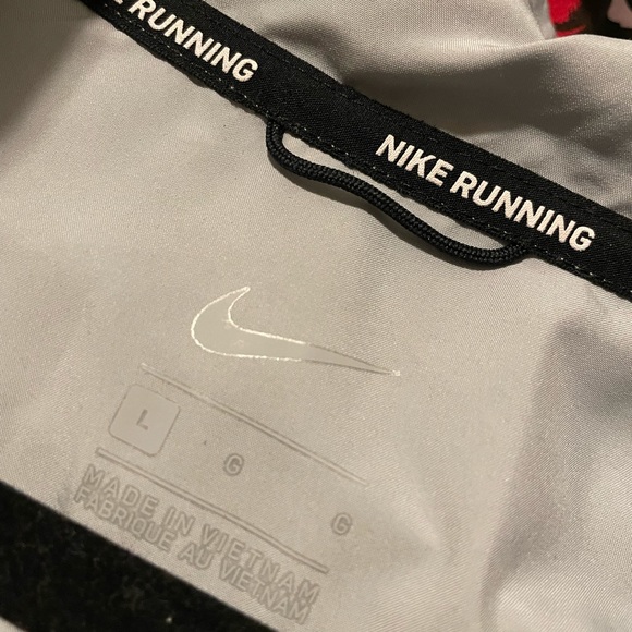 Nike Running men’s AeroLoft jacket - Picture 4 of 4